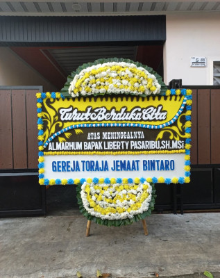 Papan Bunga Duka di Cibaliung